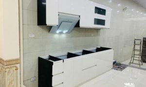 Tủ bếp màu trắng