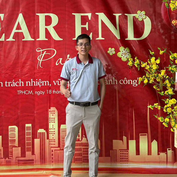 Đội ngũ nhân sự