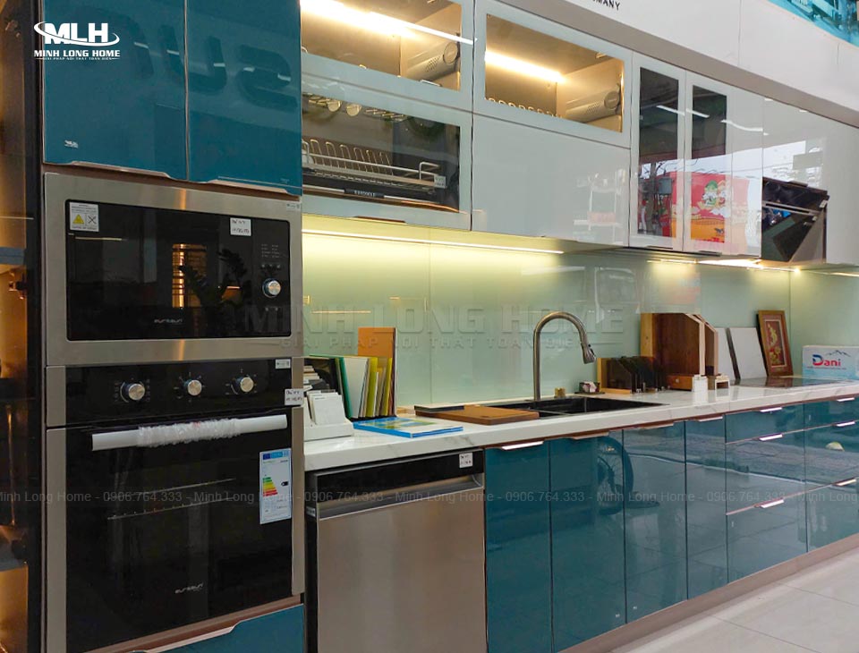 Tủ bếp thông minh là gì? Những tính năng đáng giá bạn nên biết Dễ dàng điều khiển các thiết bị bếp thông minh với thiết kế tối ưu và công nghệ hiện đại