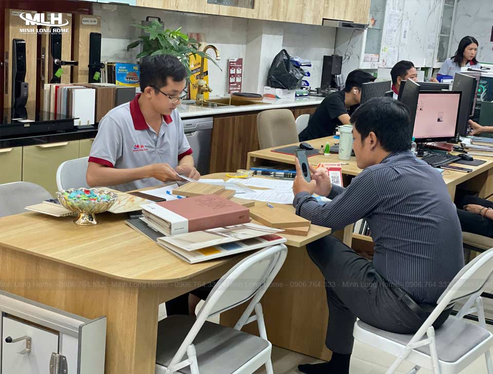 So sánh tủ bếp gỗ tự nhiên và gỗ công nghiệp Tư vấn trực tiếp tại showroom 09 Bạch Đằng, P2, Q. Bình Thạnh