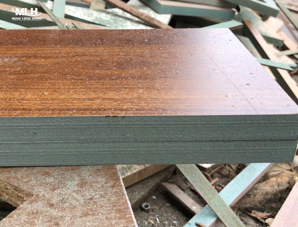 Gỗ MDF là gì? Có nên chọn gỗ MDF làm tủ bếp không? Quy trình sản xuất gỗ MDF từ nghiền gỗ đến phủ bề mặt Melamine, Laminate, Acrylic...
