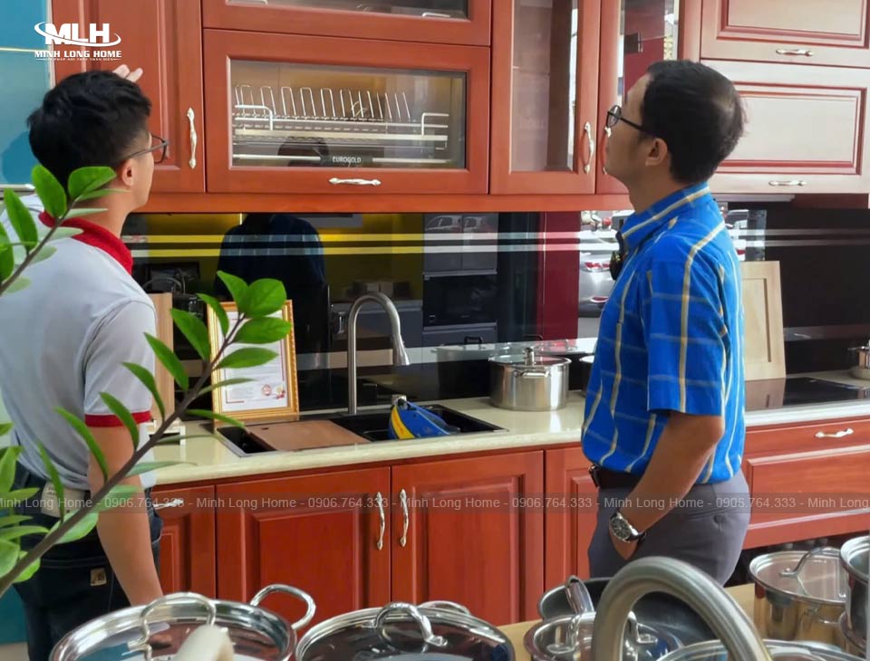 Gỗ tự nhiên là gì? Tại sao dùng làm tủ bếp? Tủ Bếp Minh Long và những giải pháp tủ bếp gỗ tự nhiên đẳng cấp