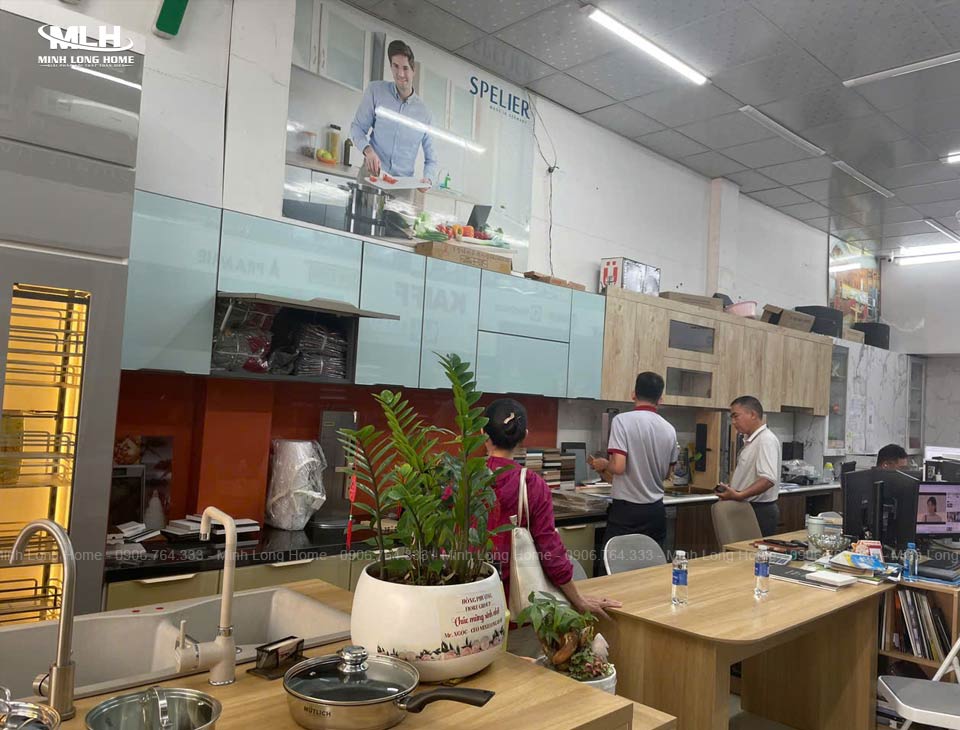 Tủ bếp gỗ tự nhiên theo phong cách cổ điển Tủ Bếp Minh Long chuyên thiết kế thi công tủ bếp gỗ tự nhiên cổ điển - Tân cổ điển - Hiện đại
