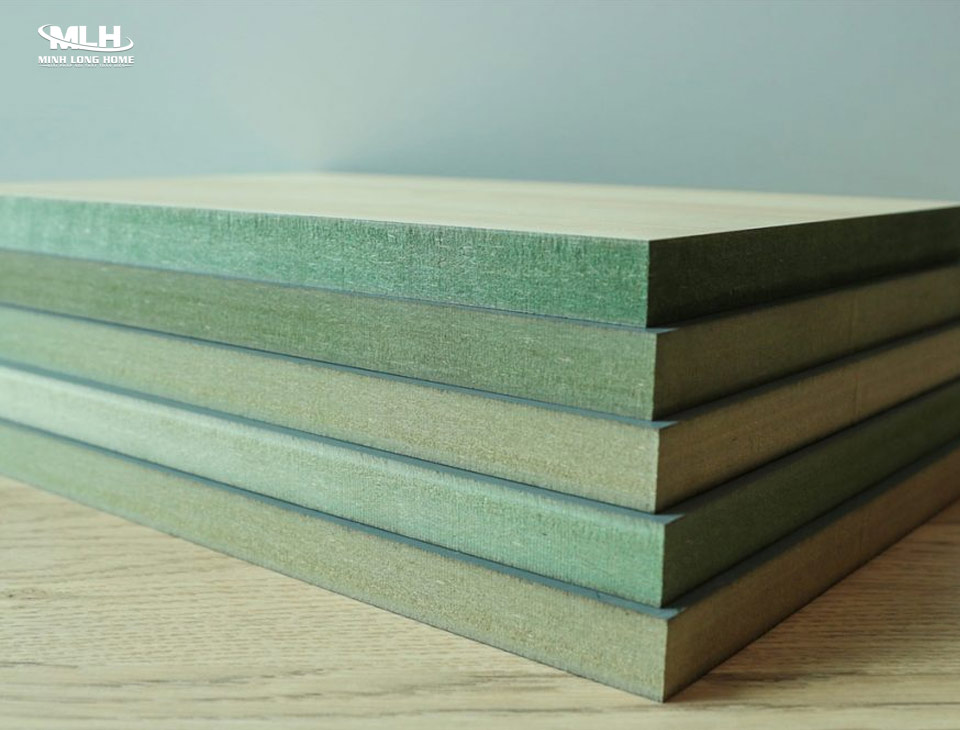 Gỗ MDF là gì? Có nên chọn gỗ MDF làm tủ bếp không? Tủ bếp gỗ MDF lõi xanh chống ẩm được thêm phụ gia tăng cường chịu ẩm
