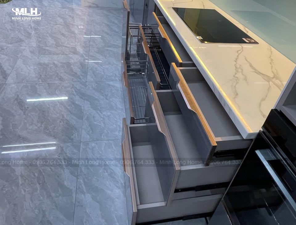 Cấu tạo tủ bếp inox cánh kính: Thùng tủ, cánh tủ, phụ kiện Đá bếp và phụ kiện tủ bếp inox cánh kính
