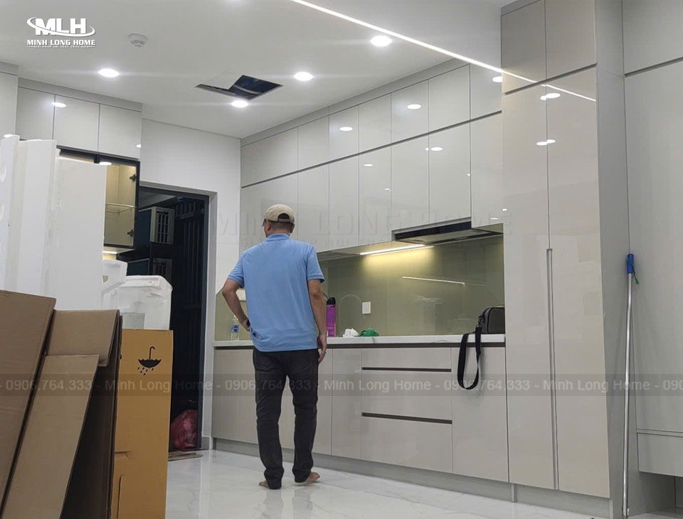 Thiết kế thi công tủ bếp nhựa Acrylic nhà chị Trang Tân Phú Hình ảnh tủ bếp nhựa Acrylic nhà chị Trang TP thực tế