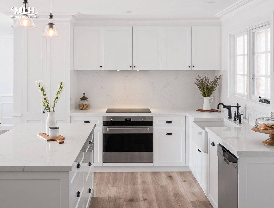 Thiết kế tủ bếp MDF sơn trắng chữ L tối đa diện tích