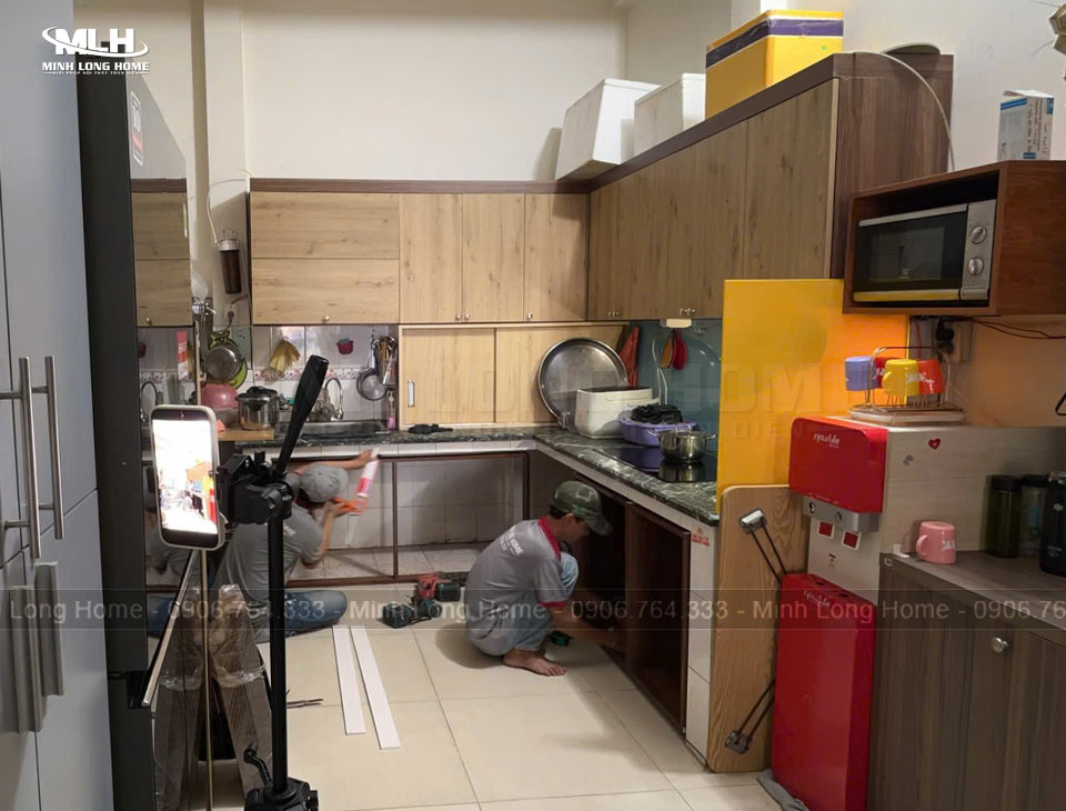 Cải tạo khung cánh tủ của bếp bê tông