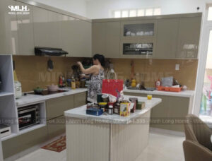 Dự án tủ bếp nhựa Acrylic chị Muội