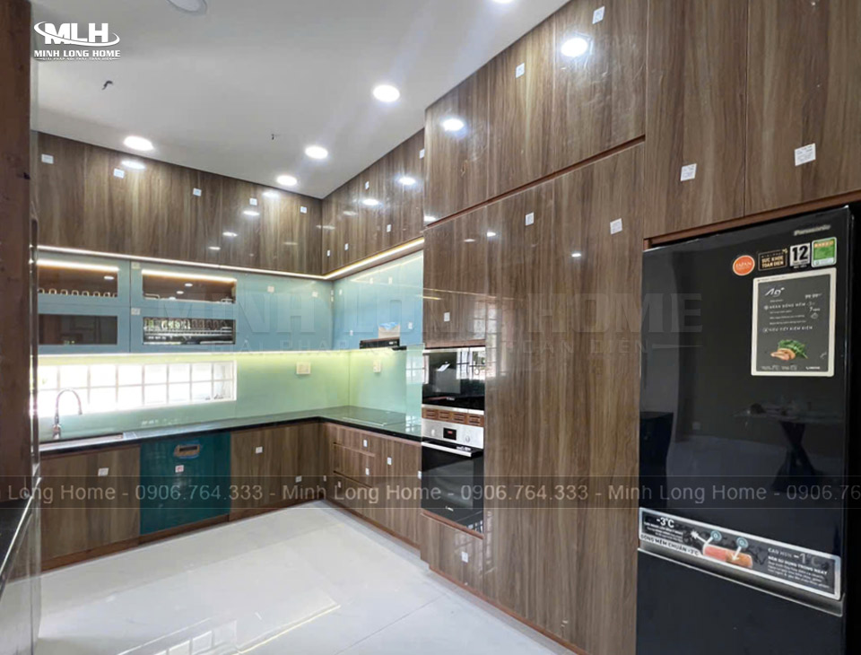Báo giá tủ bếp nhựa giả gỗ mới nhất và mẫu đẹp Thiết kế tủ bếp nhựa giả gỗ giống tủ bếp gỗ công nghiệp
